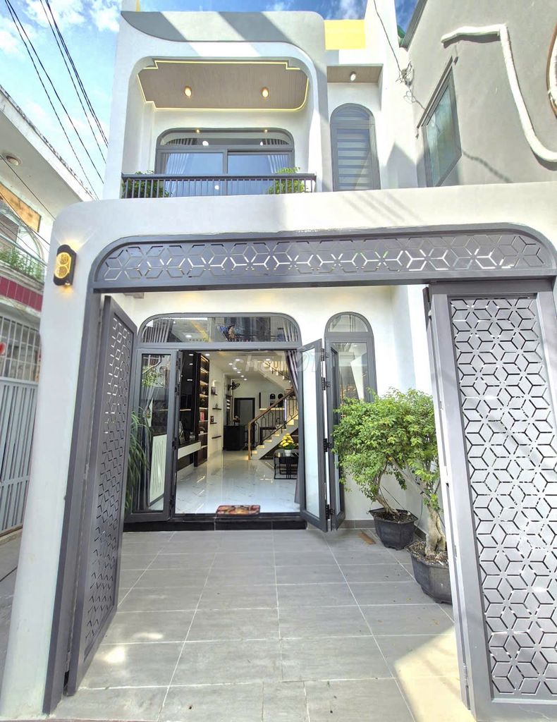 Nhà Đẹp Nguyễn Kiệm, 2Tầng 3PN(có PN trệt) 60m2(4 x 15), gia 5.98ty