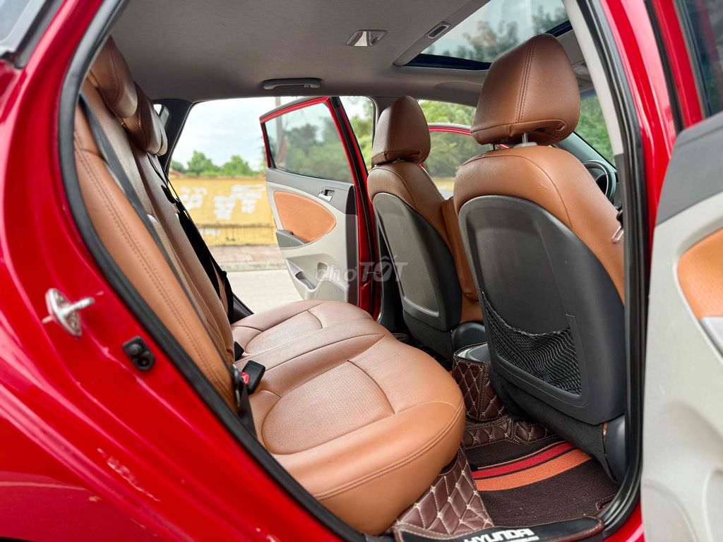 Hyundai Accent 2016 1.4 AT Hatchback - 11000 km. Mua bán Ô tô tại Quận Long Biên Hà Nội được đăng bởi Thế Anh hình 11