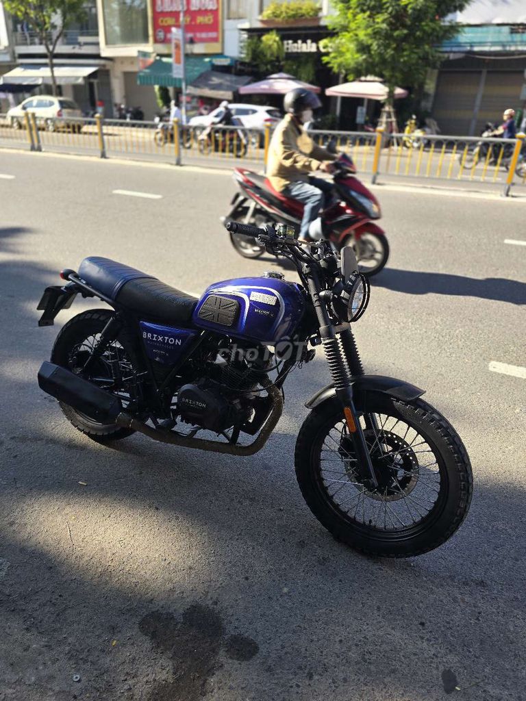 Brixton 150cc Bản scambler cực đẹp.QuýMotor. Mua bán Xe máy tại Quận Thanh Khê Đà Nẵng được đăng bởi Quý Moto Cycle 21 điện biên phủ Đà Nẵng hình 10
