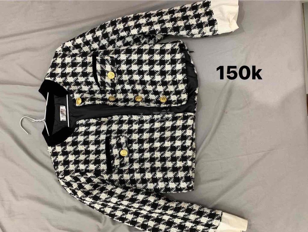 Áo khoác nữ vải tweed đen trắng. Mua bán Quần áo tại Thành phố Đồng Xoài Bình Phước được đăng bởi Thuỳ Trang hình 1