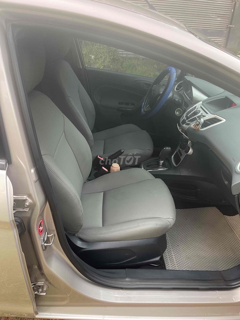 Ford Fiesta 2011 1.6 AT Hatchback - 134000 km. Mua bán Ô tô tại Quận Tân Bình Tp Hồ Chí Minh được đăng bởi Tai anh hình 9
