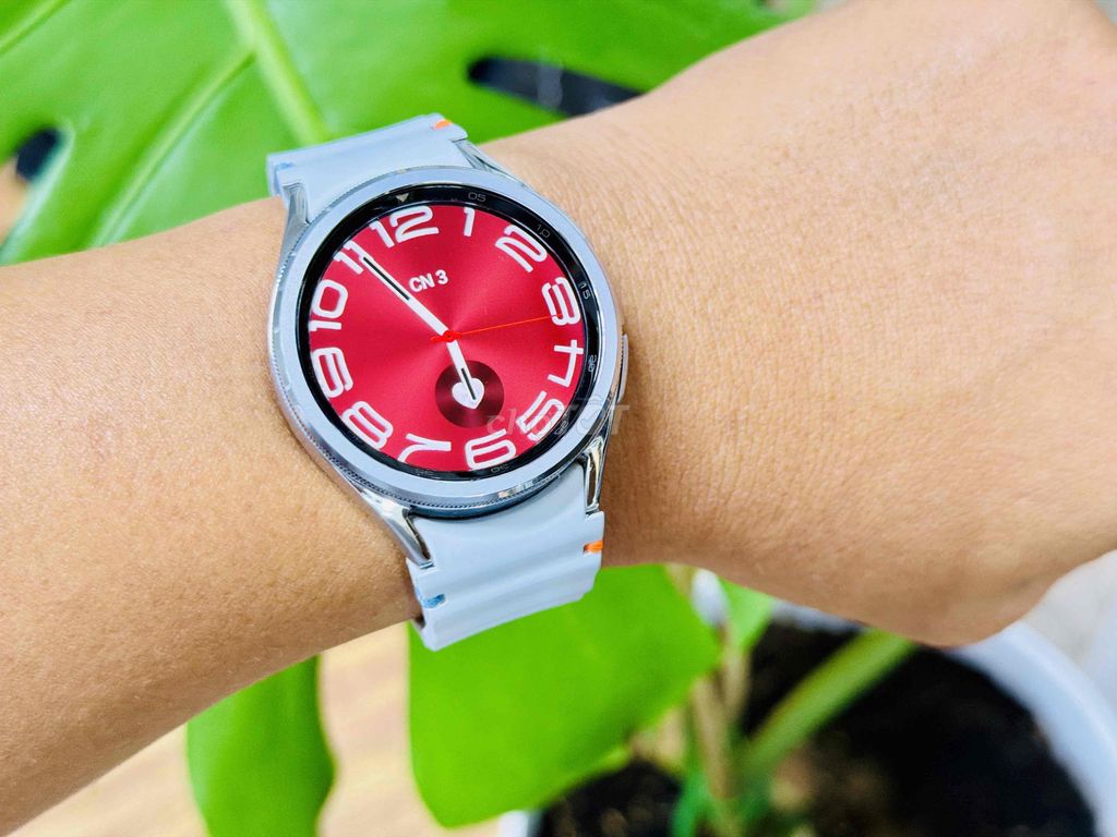 Samsung Galaxy Watch6 Classic 43mm Trắng. Mua bán Thiết bị đeo thông minh tại Quận Ninh Kiều Cần Thơ được đăng bởi HẢI APPLE CẦN THƠ hình 1