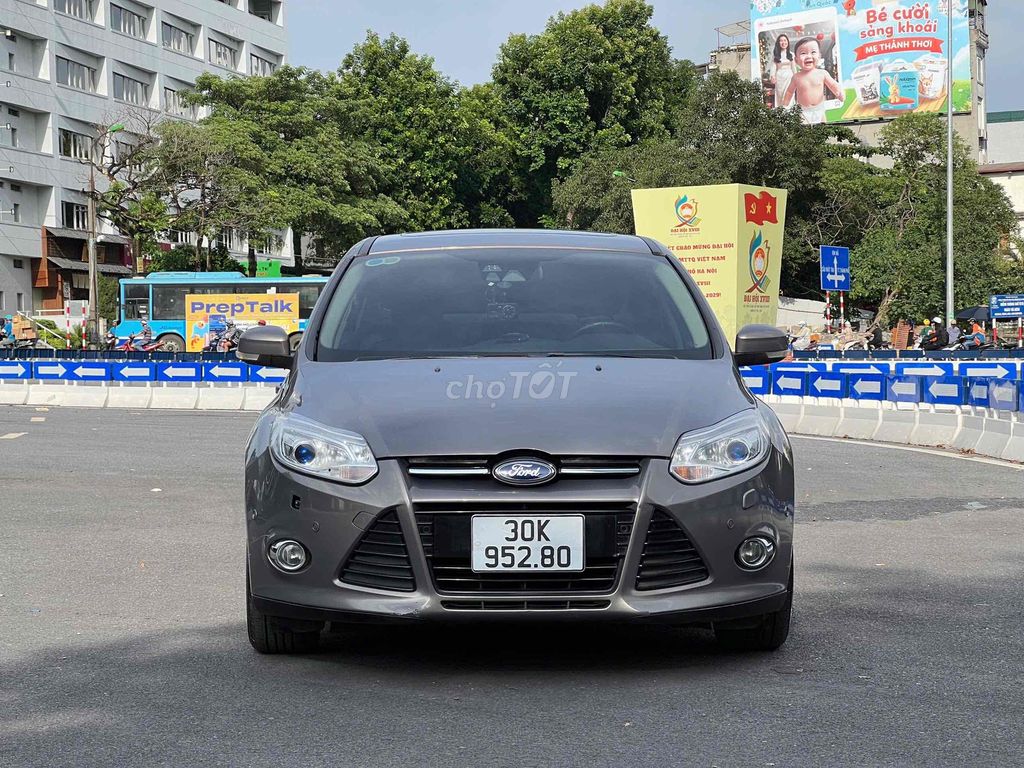 Ford Focus 2014 Titanium 2.0 AT - 100000 km