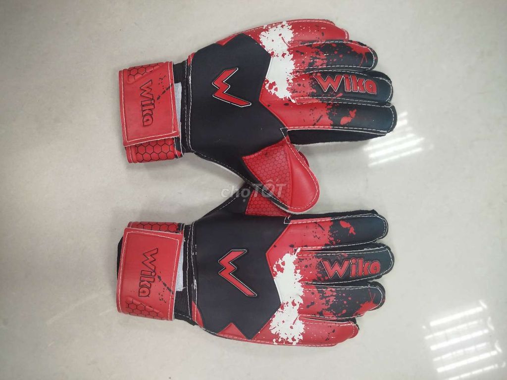 Găng tay thủ môn Wika Mút Nam. Mua bán Đồ thể thao, Dã ngoại tại Quận Tân Bình Tp Hồ Chí Minh được đăng bởi Nguyen truong sinh hình 1