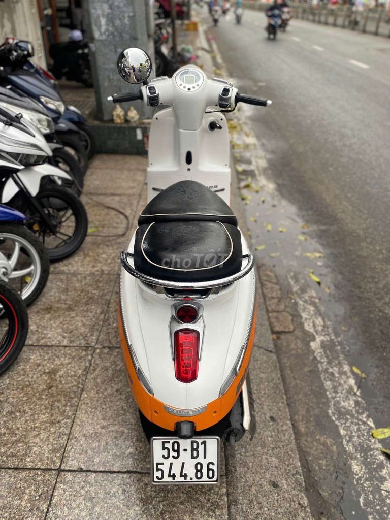 Peugeot Django 125 2020 Белый с оранжевым б/у