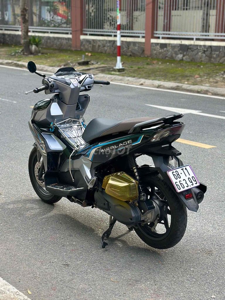 XE HONDA AIRBLADE 2022 ÁO TRÙM KEO NGUYÊN CON. Mua bán Xe máy tại Thị xã Tân Uyên Bình Dương được đăng bởi Hồ Hoàng Cảnh   hình 3