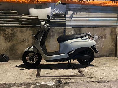 Xe máy điện VinFast Evo Grand Trắng