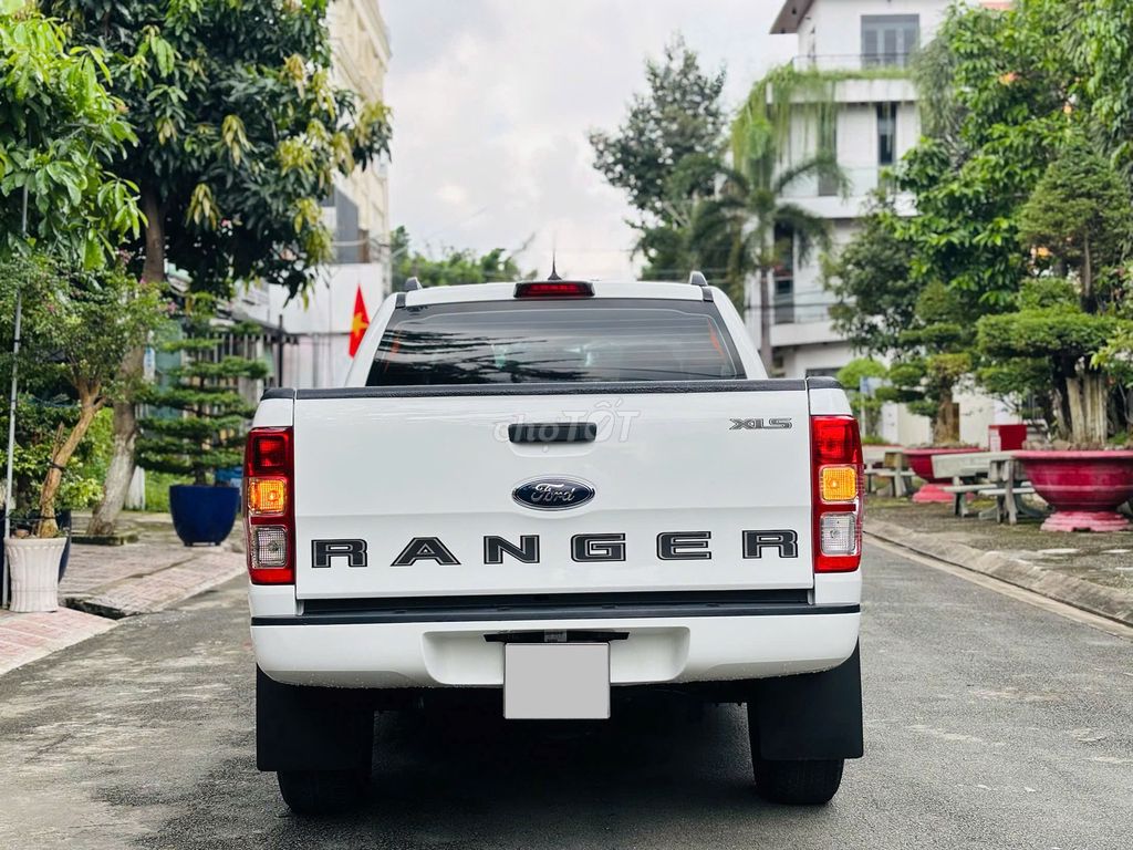 Ford Ranger XLS 2.2 4x2 AT 2018 - 37000 km. Mua bán Ô tô tại Thành phố Dĩ An Bình Dương được đăng bởi trần thị khánh huyền  hình 17