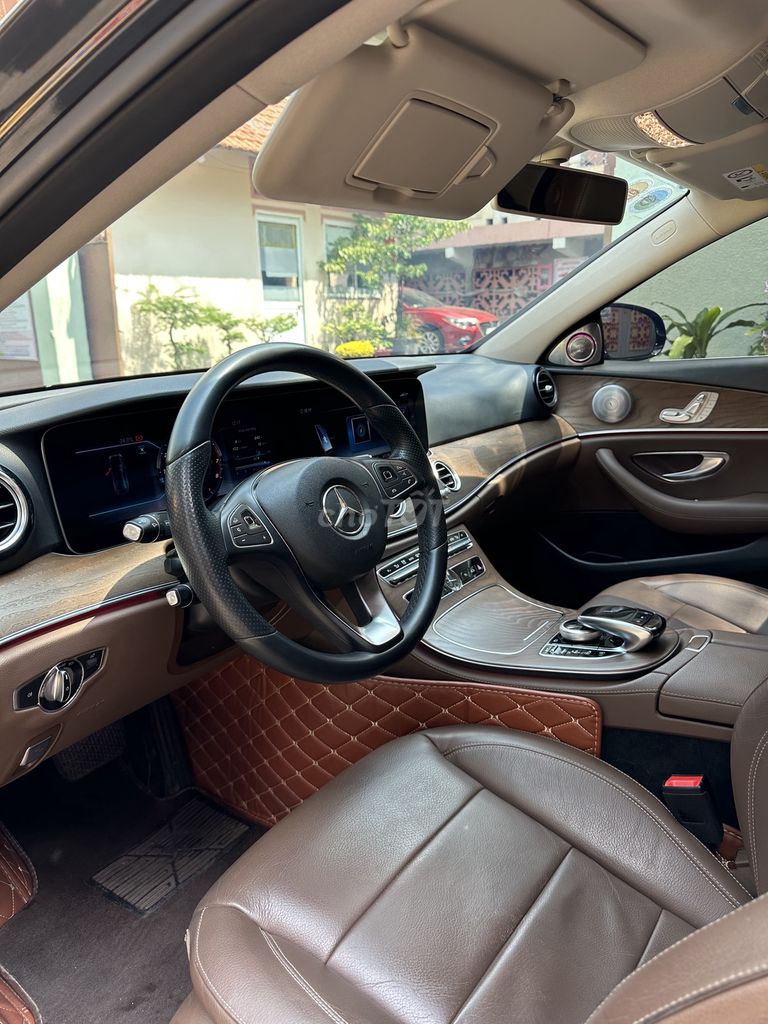 Mercedes Benz E Class 2018 E200 - 55000 km