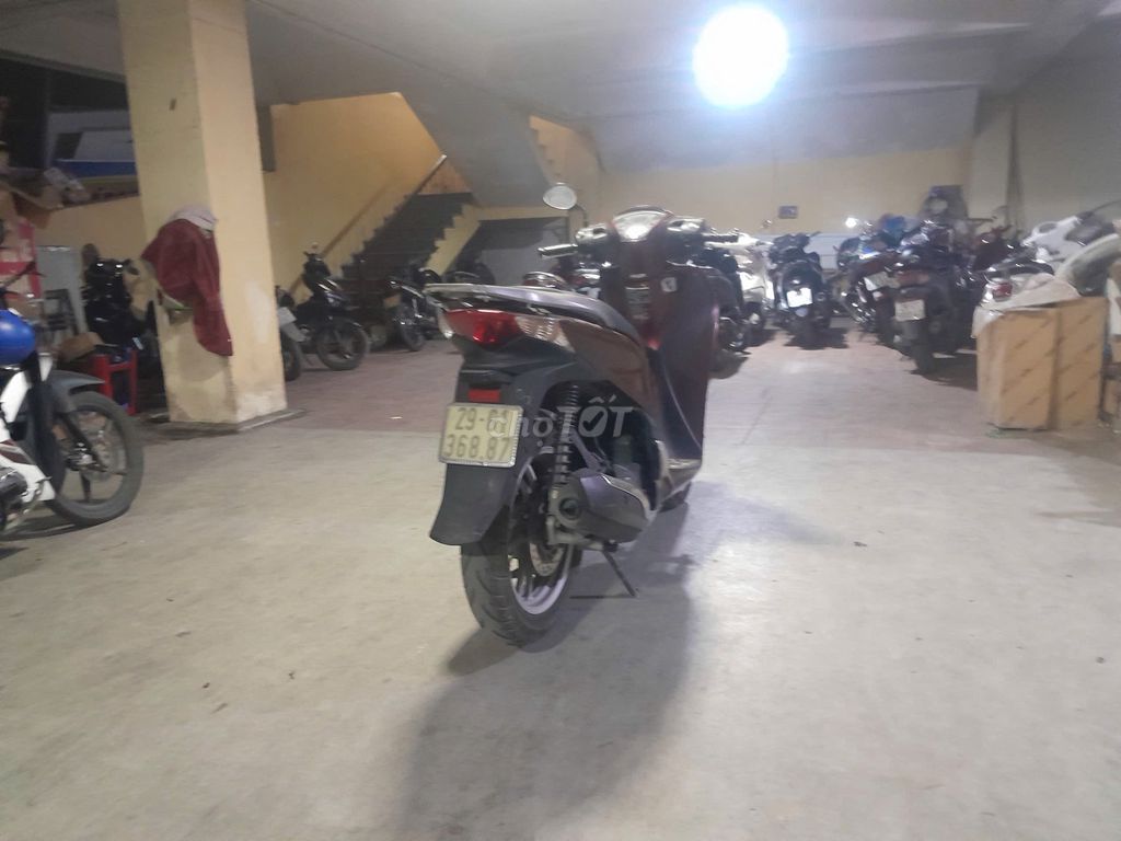 Honda SH màu Đỏ đô. Mua bán Xe máy tại Quận Hoàn Kiếm Hà Nội được đăng bởi Thu Nguyen hình 3