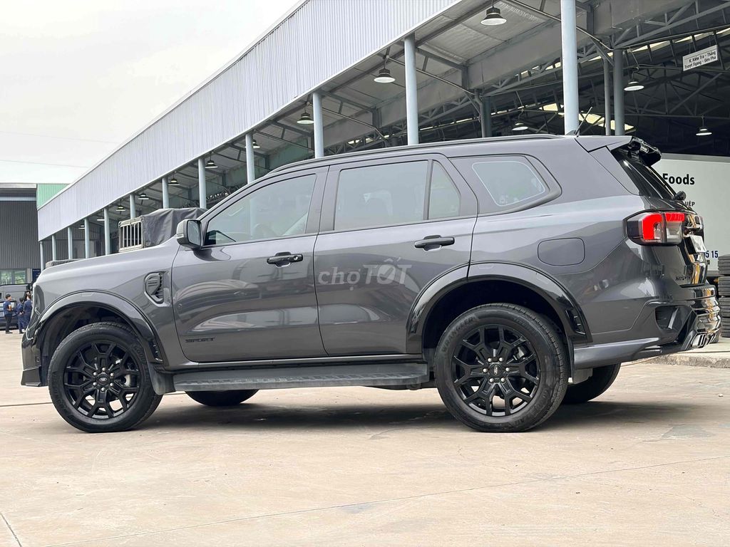 Ford Everest 2023 Sport 2.0L 4x2 AT - 31000 km. Mua bán Ô tô tại Quận 3 Tp Hồ Chí Minh được đăng bởi Lâm Nhật hình 2