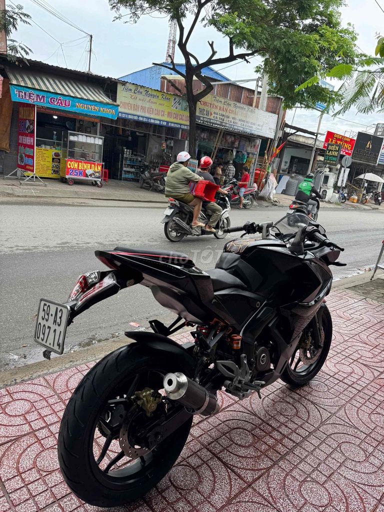 Kawasaki Bajaj RS200 2016 Đen Đỏ BSTP. Mua bán Xe máy tại Huyện Bình Chánh Tp Hồ Chí Minh được đăng bởi Phong Vũ hình 8