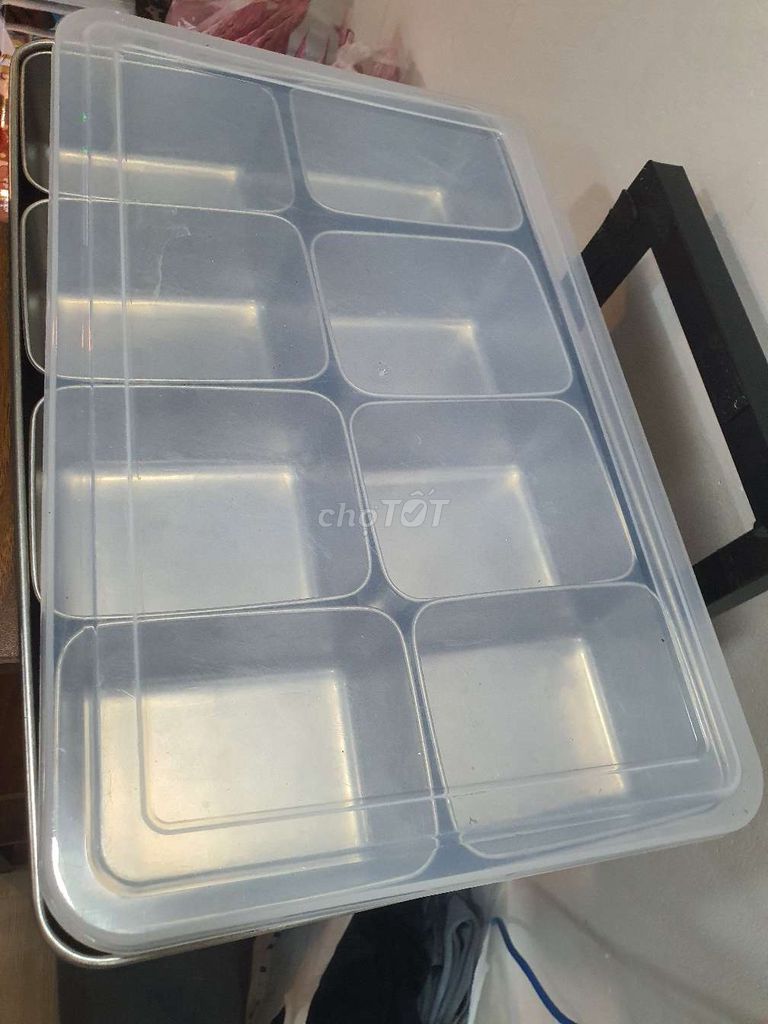 Khay Đựng Thực Phẩm Inox Nhựa 8 Ngăn Bạc. Mua bán Dụng cụ nhà bếp tại Quận Bình Thạnh Tp Hồ Chí Minh được đăng bởi Thu Hồng hình 1