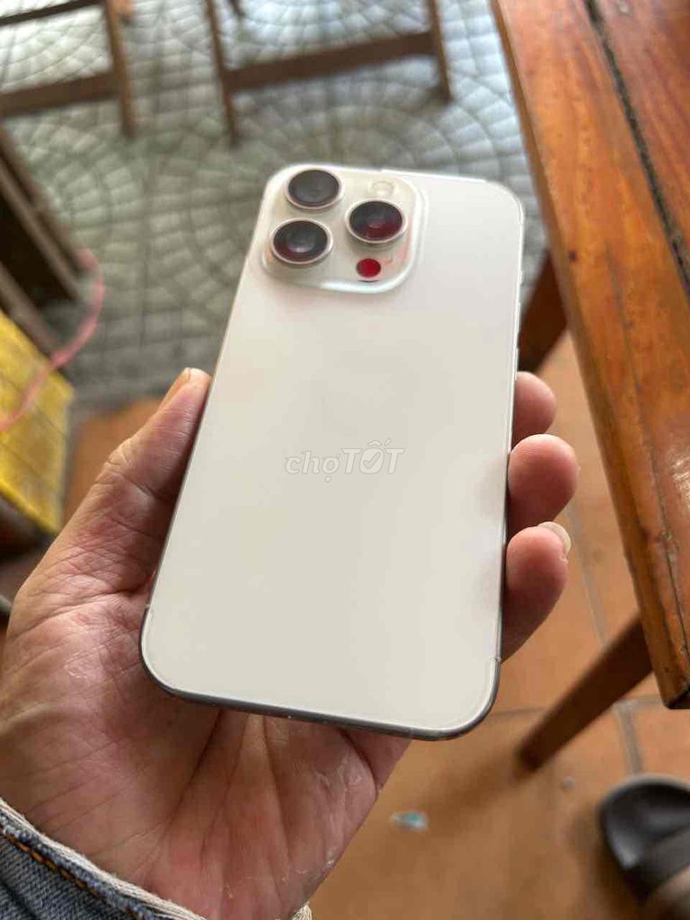 iPhone 15 Pro 128GB Trắng Đã sử dụng. Mua bán Điện thoại tại Quận Liên Chiểu Đà Nẵng được đăng bởi Phước hình 1