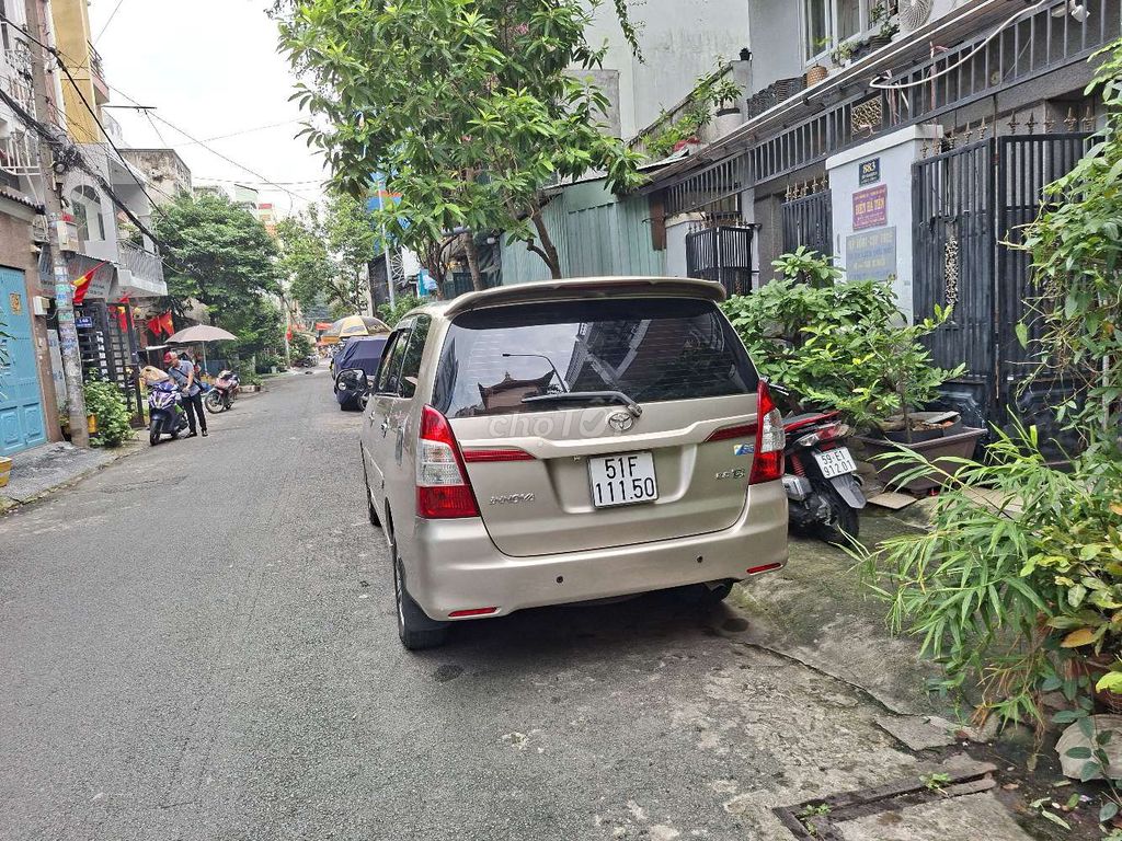 2015 2.0E - 180000 km Xe gia đình chạy. Mua bán Ô tô tại Quận Tân Phú Tp Hồ Chí Minh được đăng bởi võ ngọc quyền hình 5