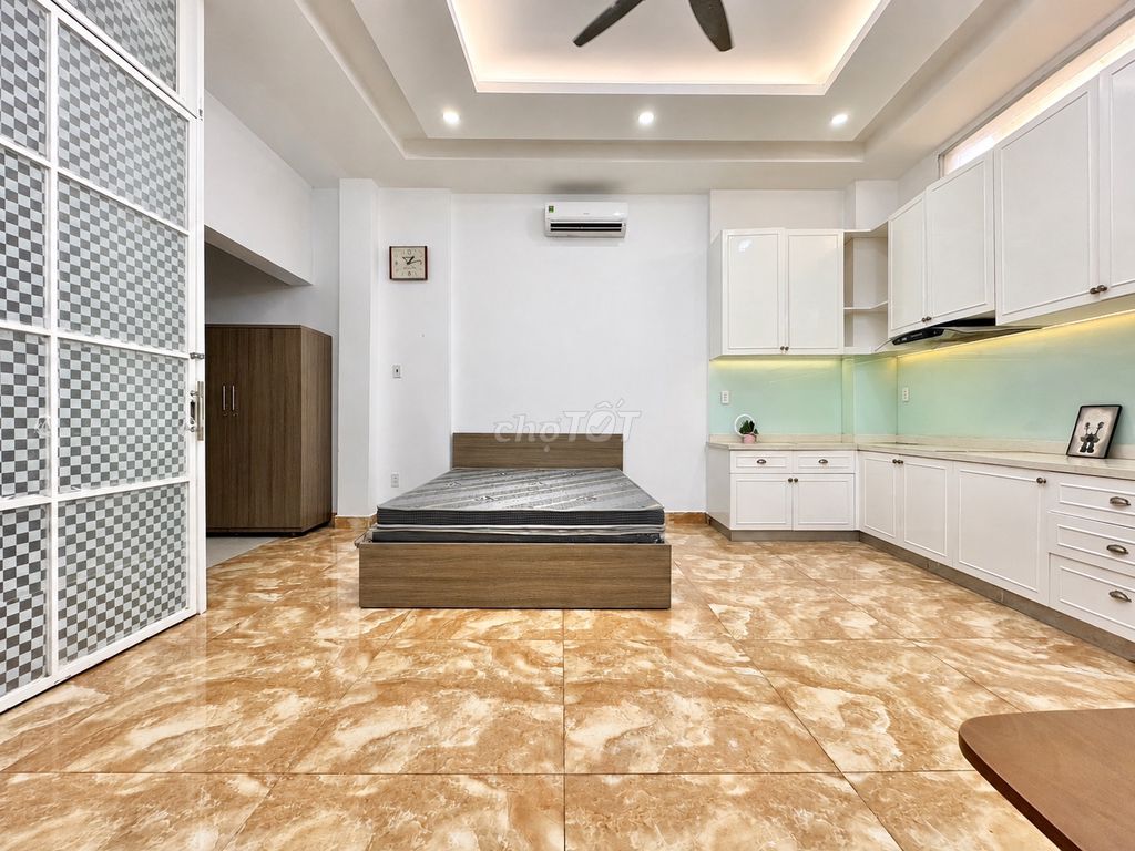 Phòng mới.rộng 50m Khu cộng Hòa ngay Etown ở liền.