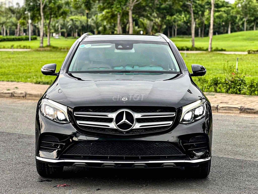 Mercedes-Benz GLC 300 4matic 2017 Đen. Mua bán Ô tô tại Quận 8 Tp Hồ Chí Minh được đăng bởi Cửa hàng ô tô cũ TRUST CARS hình 1