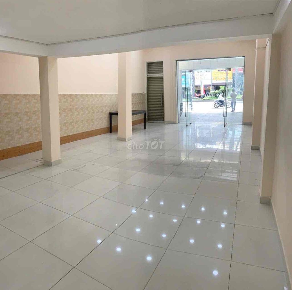 Mặt Bằng Kinh Doanh 120m2 Ngay Sân Bay Tân Sơn Nhất