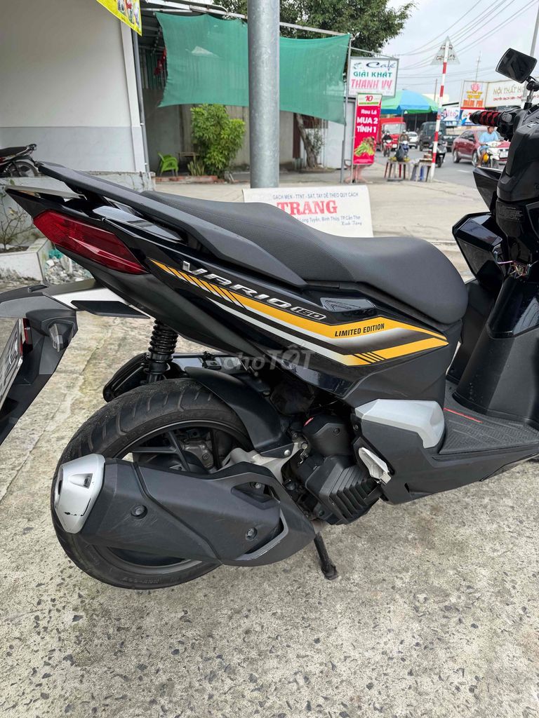 Honda Vario 160 Đen vàng Limited Edition. Mua bán Xe máy tại Quận Bình Thuỷ Cần Thơ được đăng bởi thiên phúc hình 4