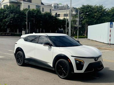 VinFast VF7 2025 Eco 9000 km. Mua bán Ô tô tại Quận Cầu Giấy Hà Nội được đăng bởi MYCAR EV