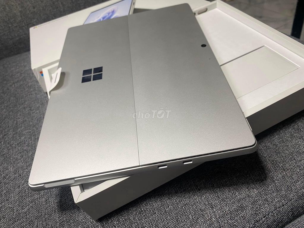 Surface Pro 8 i5 và i7-16-256gb đẹp