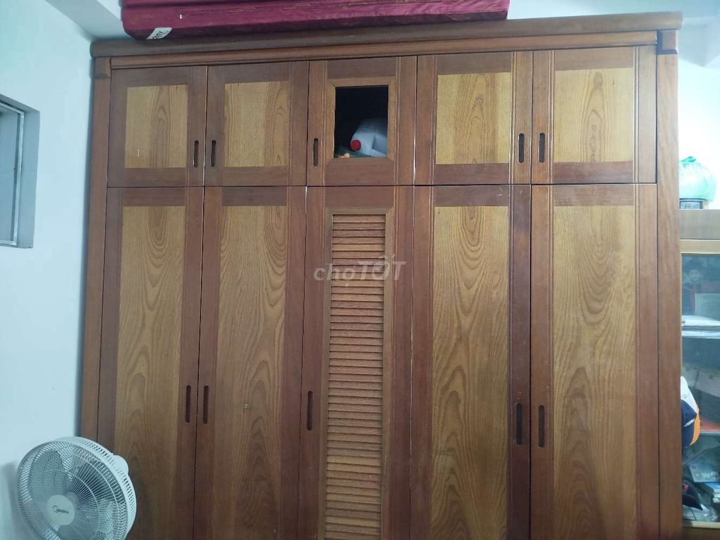 Tủ quần áo gỗ màu Nâu. Mua bán Tủ, kệ gia đình tại Huyện Thanh Oai Hà Nội được đăng bởi Lê huy  hình 1