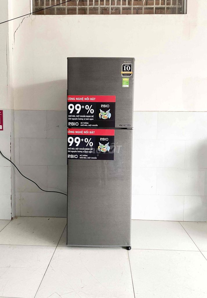 Thanh lý tủ lạnh Sharp inverter 241l