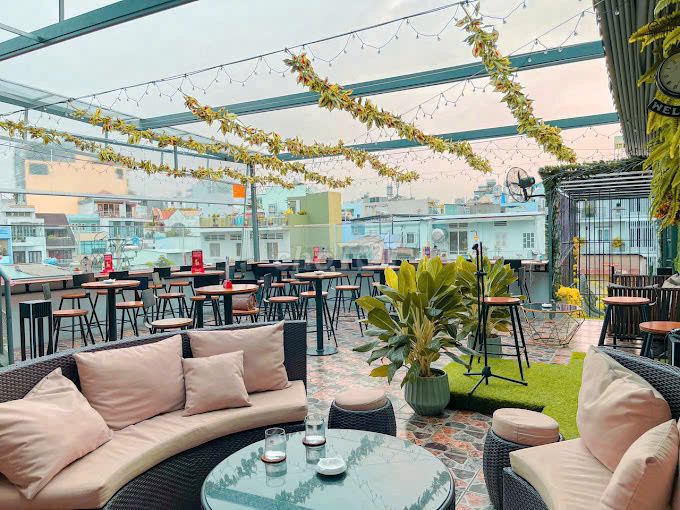 Cho thuê mặt bằng kinh doanh rooftop lounge Quận 10, 150m2 giá 25tr