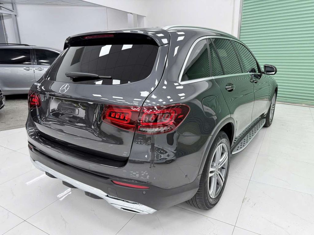 Mercedes-Benz GLC 200 2021, серый, 65 000 км