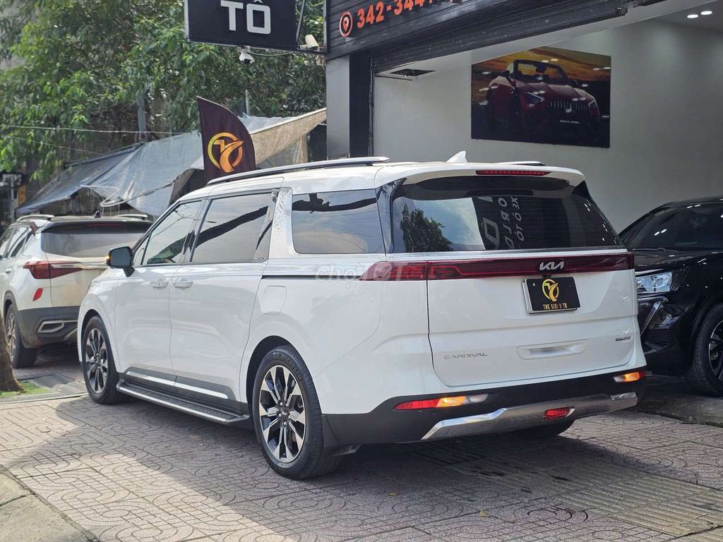 Kia Carnival Signature дизель 2022 белый 7-местный