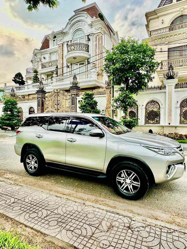 Toyota Fortuner 2019 2.4G 4x2 MT - 75000 km