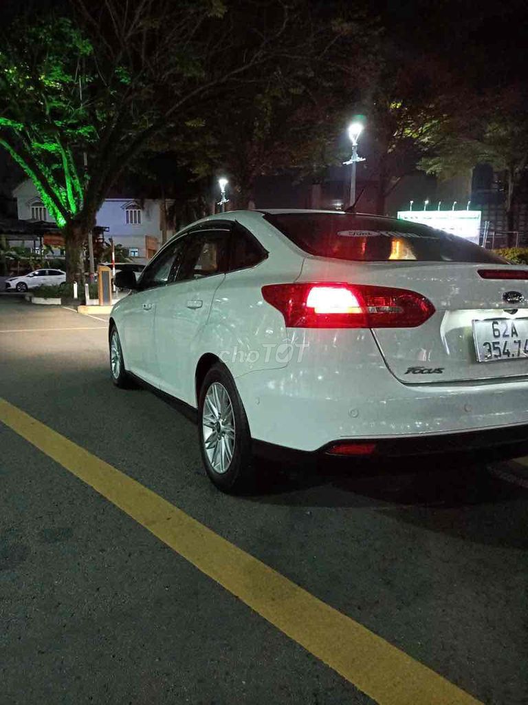 Chính chủ cà vẹt bán xe Ford Focus 2016. Mua bán Ô tô tại Thành phố Thủ Dầu Một Bình Dương được đăng bởi Ms Ân Ân hình 3