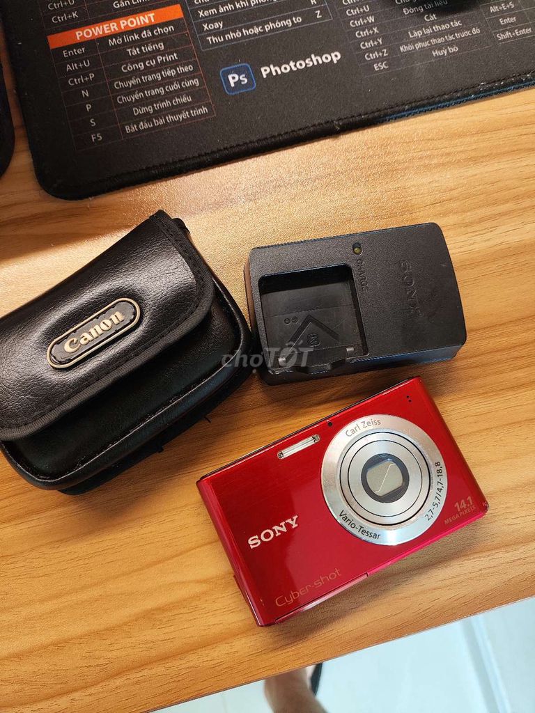 Máy ảnh Sony Cyber-shot Đỏ. Mua bán Máy ảnh, Máy quay tại Quận 7 Tp Hồ Chí Minh được đăng bởi Minh Khang hình 1