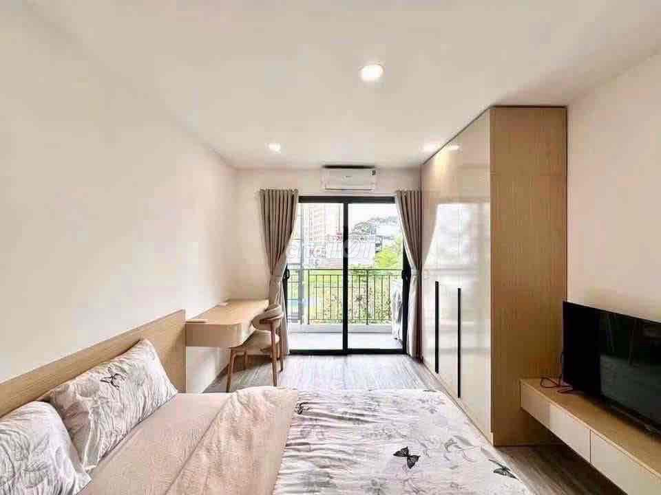 Căn hộ cao cấp chính chủ có thang máy và ban công
