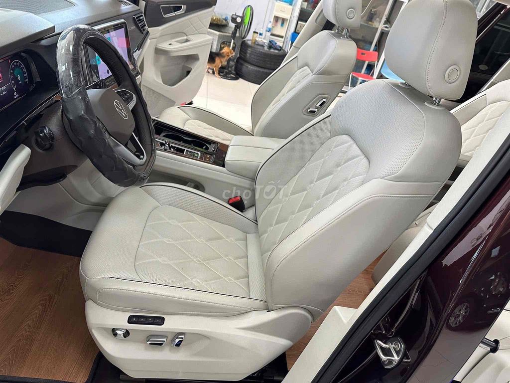 Volkswagen Viloran 2023 Luxury - 39000 km. Mua bán Ô tô tại Quận 7 Tp Hồ Chí Minh được đăng bởi Hoàng Trung hình 4