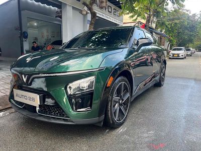 VinFast VF7 2024 Plus - 7900 km. Mua bán Ô tô tại Thành phố Thủ Đức Tp Hồ Chí Minh được đăng bởi Nguyễn Công Vinh