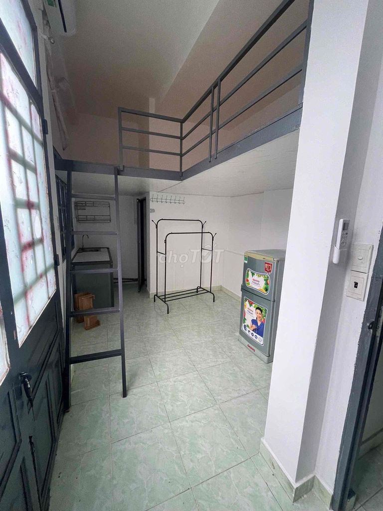 PHÒNG TRỌ BAN CÔNG SẠCH SẼ THOÁNG MÁT