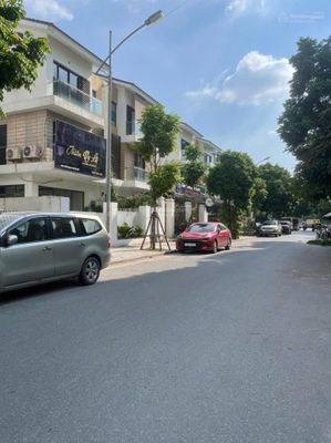Bán Villa, biệt thự Vip Hoàng Dư Khương P.12, Q.10 (DT:8x23) 2 mặt hẻm