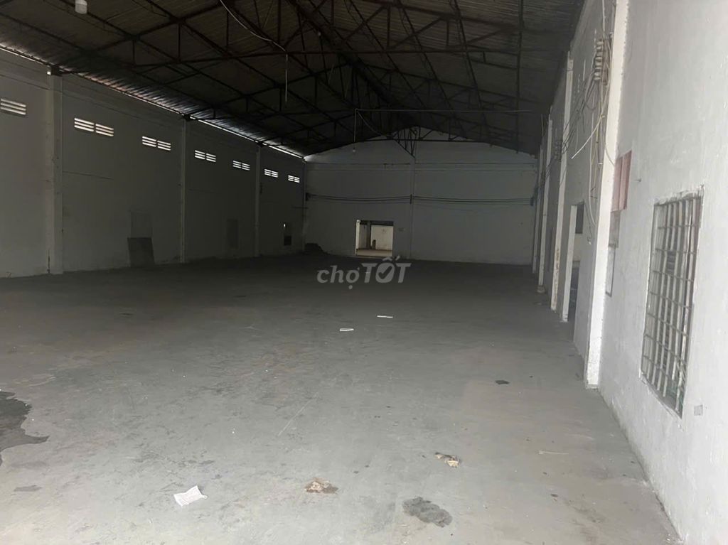 Cho thuê kho xưởng Tỉnh Lộ 10, Bình Tân tdt:1.600m2,X:1.100m2,vp:110m2