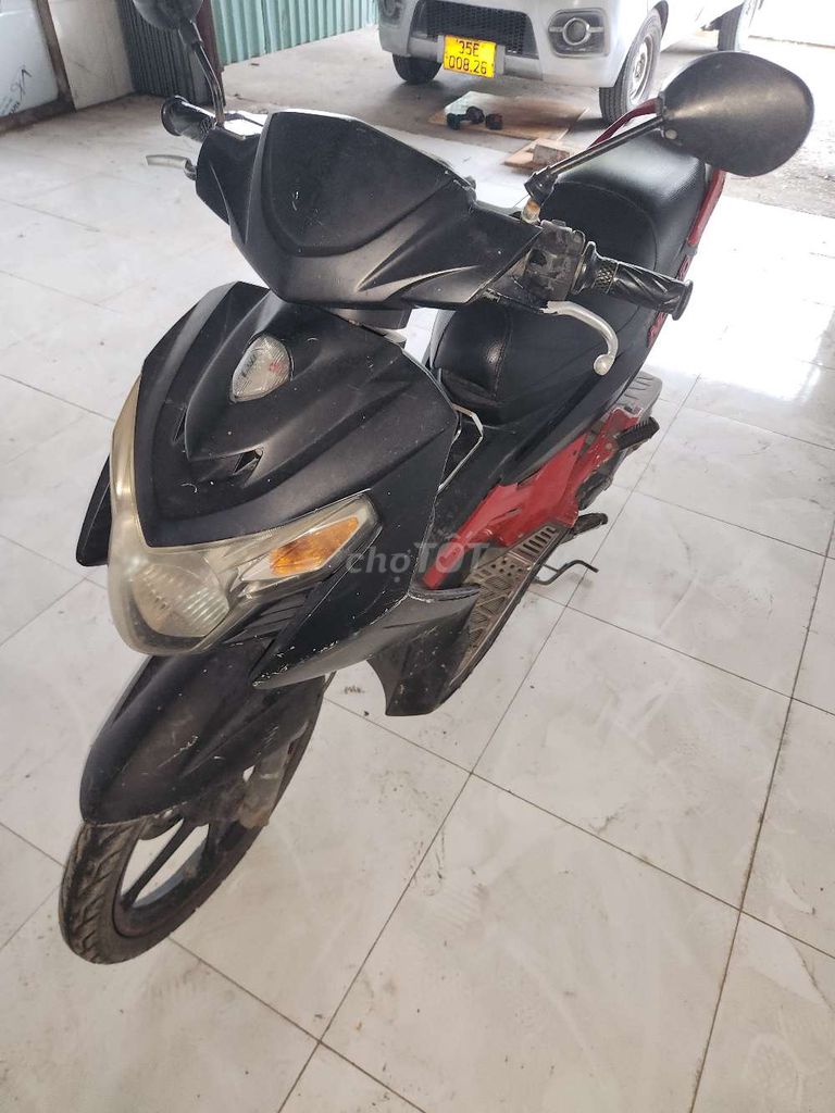 Скутер Yamaha Nouvo 3