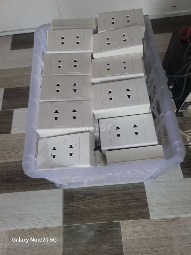Ổ cắm điện nhựa Trắng. Mua bán Nội thất, đồ gia dụng khác tại Huyện Phú Vang Thừa Thiên Huế được đăng bởi Chú Phước hình 1