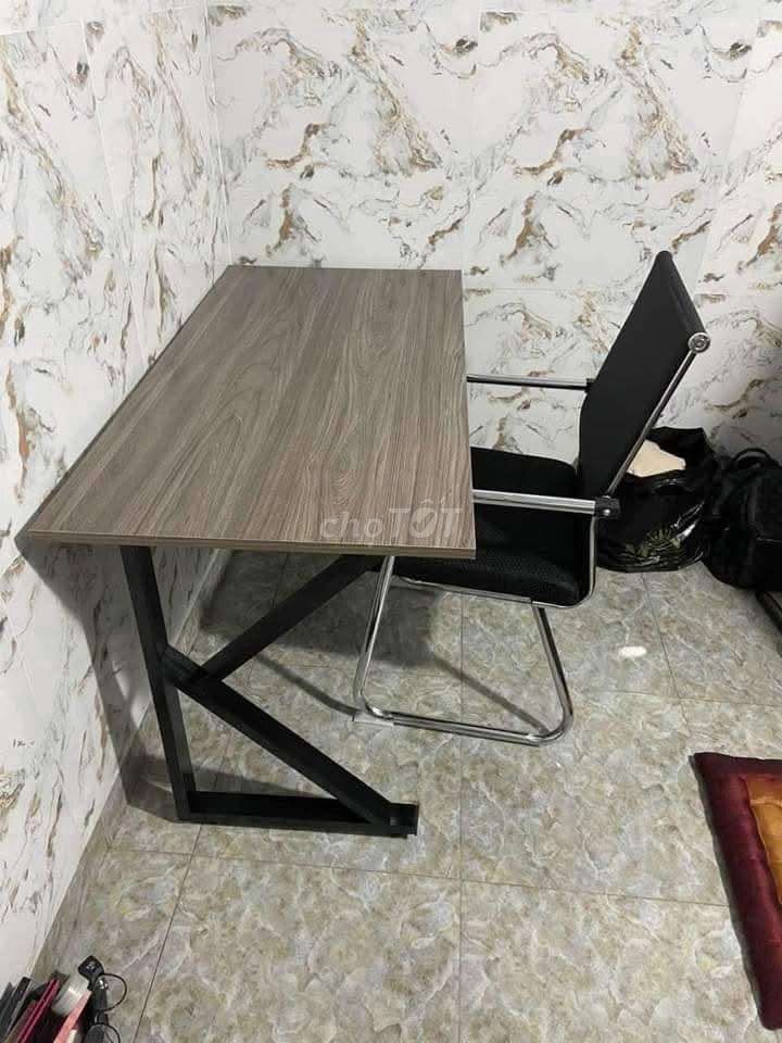 Bàn ghế văn phòng UKZY Gỗ, Kim loại. Mua bán Đồ dùng văn phòng tại Quận Thanh Khê Đà Nẵng được đăng bởi Nội thất xinh Thùy Trâm  hình 1