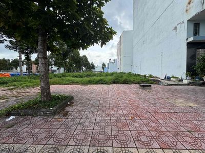 2 Lô mặt tiền Hùng Vương Cách Aeon Mall Tân An Tây Ninh 300m. Mua bán đất tại Thành phố Tân An Long An được đăng bởi Hoàng Việt