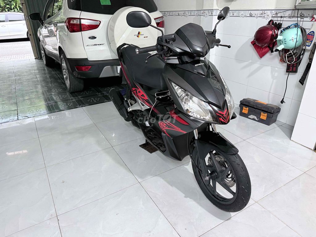 Honda Air Blade Thai Lan Fi 2011 с документами Хошимина, в отличном состоянии