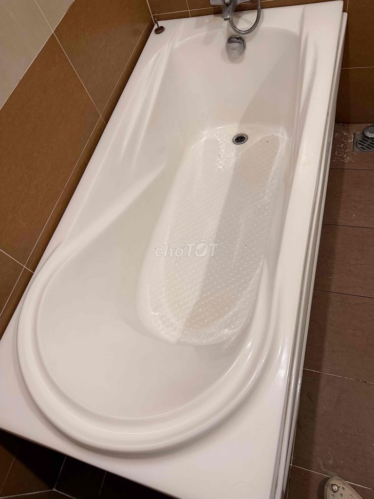 Bồn tắm Trắng 1.6m Mới đẹp. Mua bán Thiết bị vệ sinh, nhà tắm tại Thành phố Thủ Đức Tp Hồ Chí Minh được đăng bởi Thương Tô hình 1