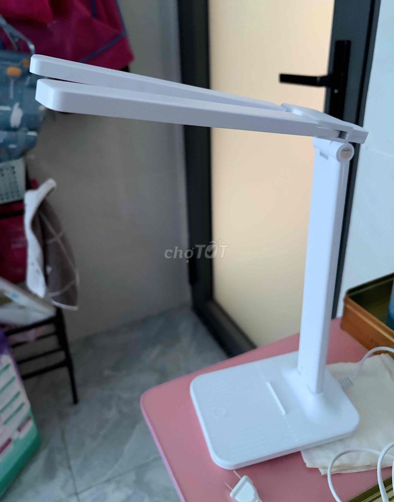 Đèn bàn học Trắng 3 nấc siêu sáng. Mua bán Đèn tại Thành phố Thủ Dầu Một Bình Dương được đăng bởi Kelly Kieu hình 1