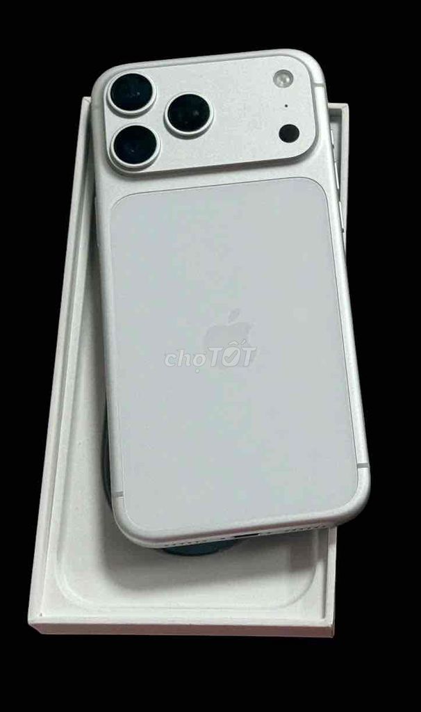 Apple iPhone 17 Pro Max 2 TB Bạc. Mua bán Điện thoại tại Quận Hoàng Mai Hà Nội được đăng bởi người ở lại hình 1