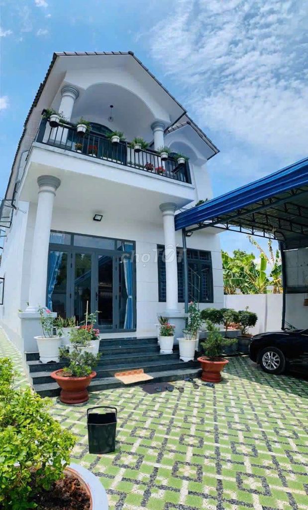 BÁN NHÀ 2 LẦU MÁI NGÓI.  GẦN GIÁO XỨ HẢI SƠN 