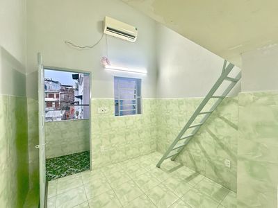 Gác cao, view ban công thoáng mát, có ML - Ngay Ngã tư Thủ Đức