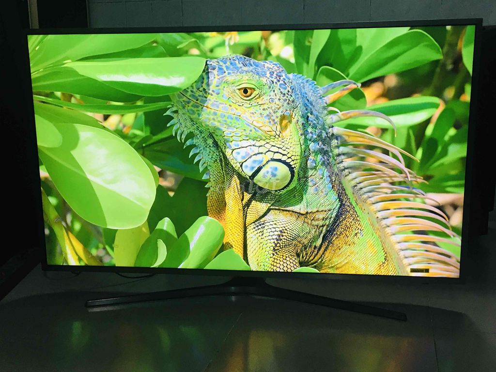 Smart Tivi Samsung 4K UA43MU6400 đẹp ko tỳ vết
